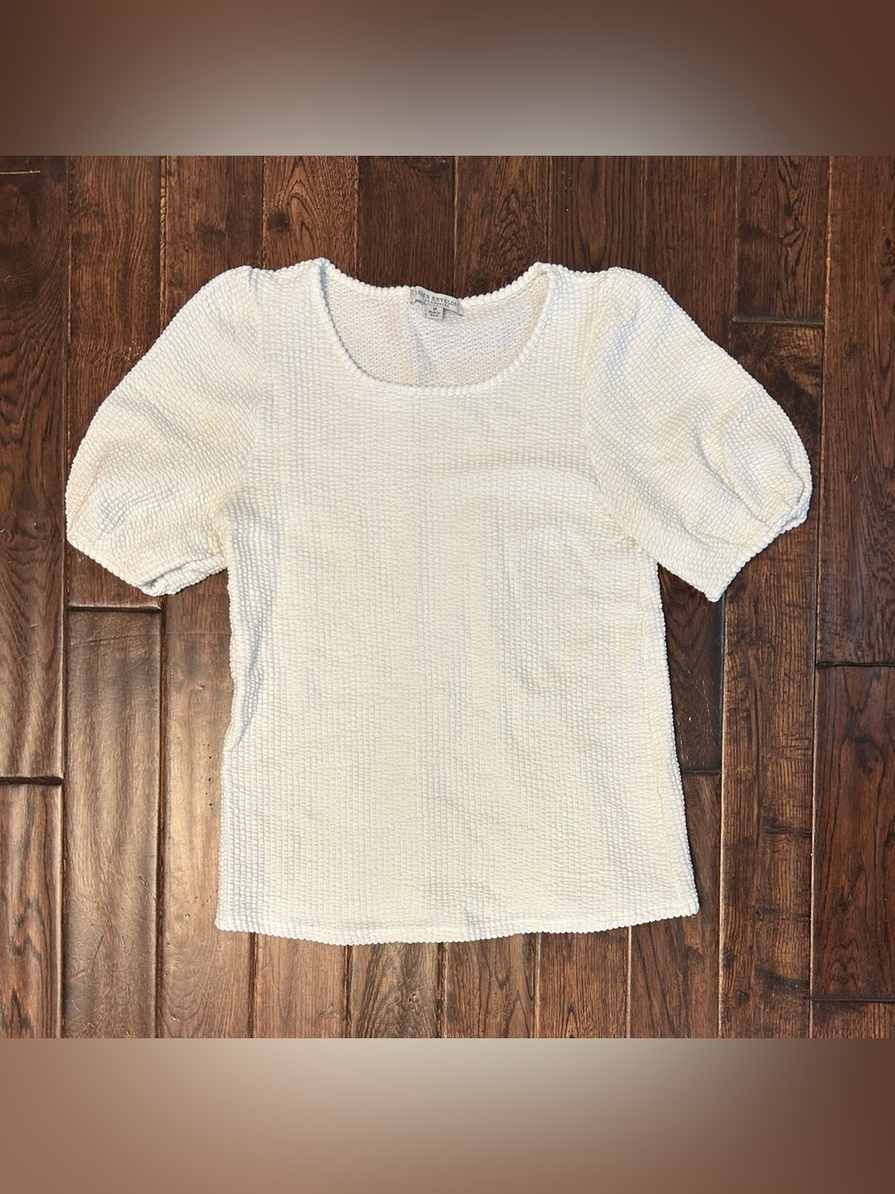 Green Envelope White Textured Short Sleeve Scoop Neck Tee